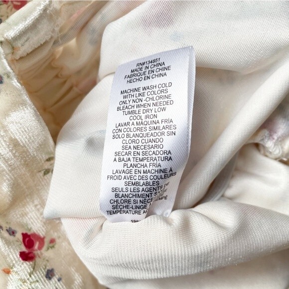 NWT WAYF Top Closing Time Ruched Floral Velvet Blouse Cream Women’s Size Large - Picture 12 of 13